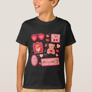 Camiseta Colagem de Patch de São Valentim Fofo Com Corações