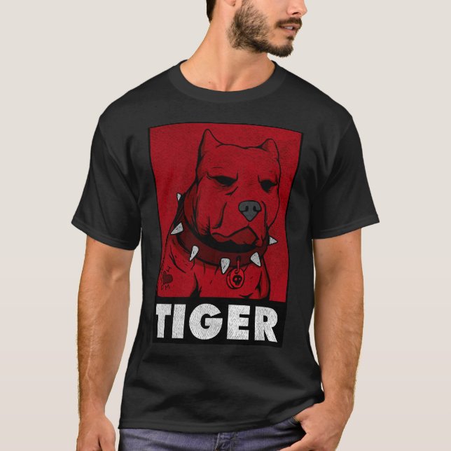 Camiseta Colar Pitbull Spikes Red Tiger Engraçado Eu Amo Ma (Frente)