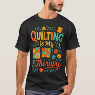 Camiseta Colchar É Minha Terapia - Humor de Costura Engraça