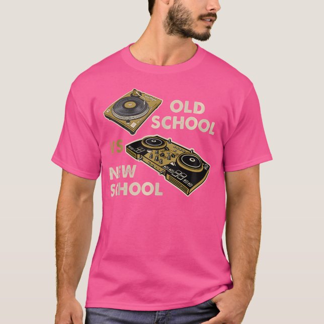 Camiseta Colégio Vs New School Dj Turntable Bomba (Frente)