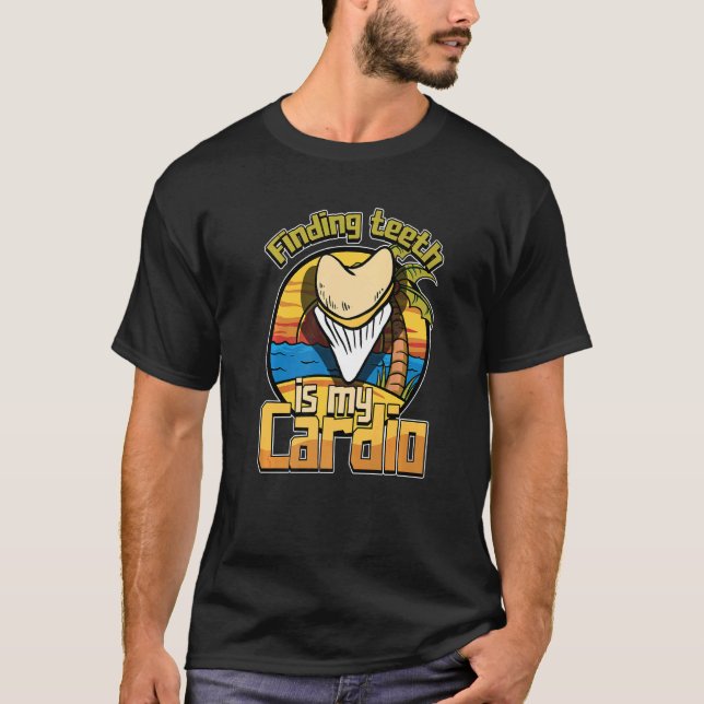 Camiseta Coletor de Dentes Fósseis para um Fóssil de Tubarã (Frente)