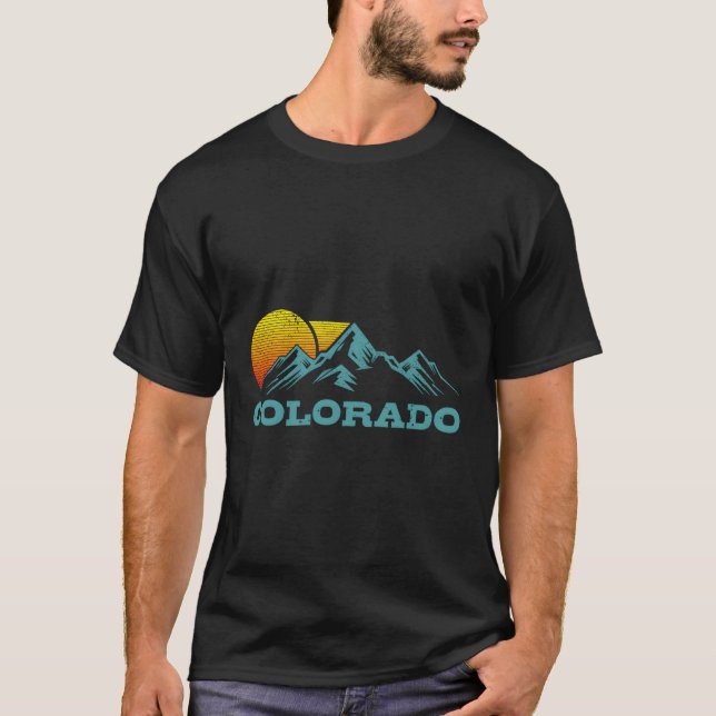 Camiseta Colorado Mounties Ski Hiking (Frente)