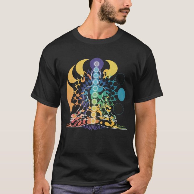 Camiseta Colorful Cosmic Chakra Meditation Spiritual Energy (Frente)