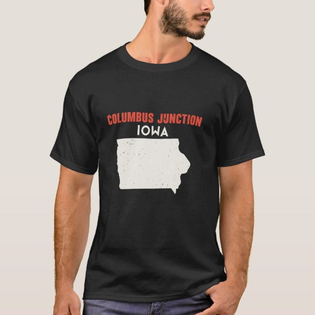 Camiseta Columbus Junction Iowa EUA State America Viagem Io (Frente)