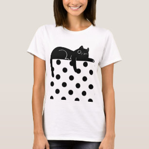 Camiseta com bolinhas pretas