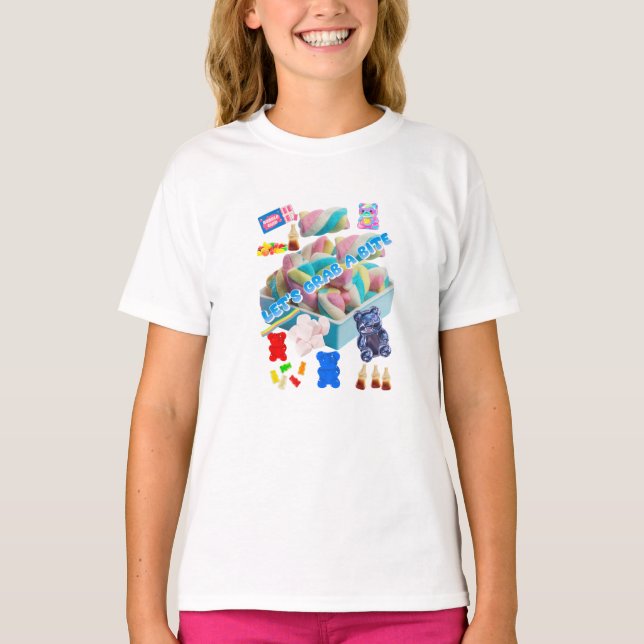 Camiseta com Colagem de Doces Pastel (Frente)