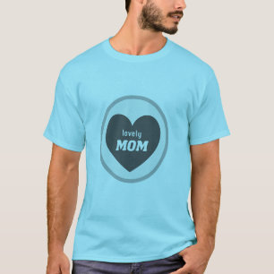 Camiseta com design de emblema de coração de mãe a
