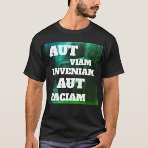 Camiseta com Dito Latino Clássico - Fale com Estil