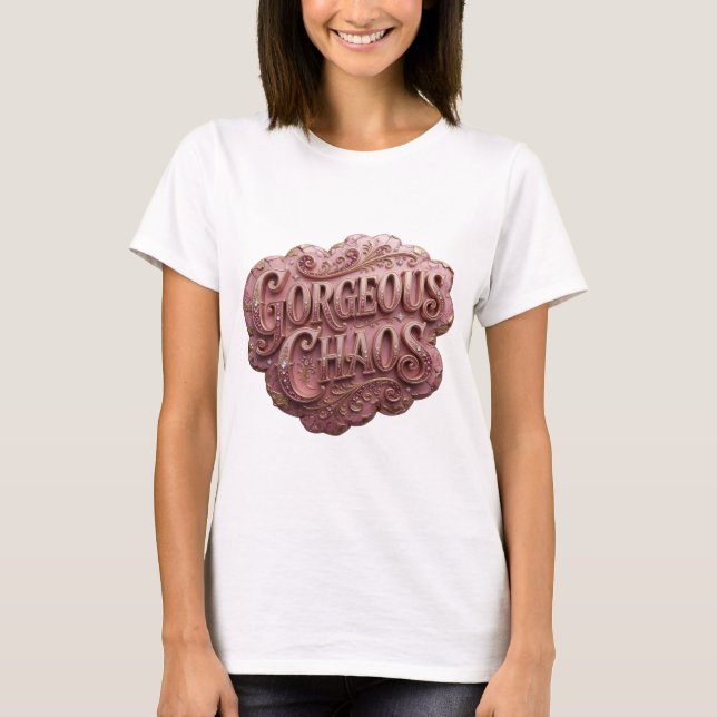 Camiseta com Estilo Ícone Dourado GORGEOUS CHAOS (Frente)