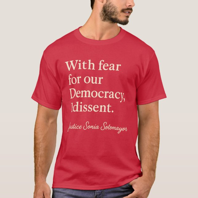 Camiseta Com medo da nossa Democracia, eu discordo (Frente)