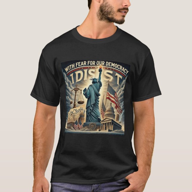 Camiseta Com Medo Pela Nossa Democracia, Discordo (Frente)