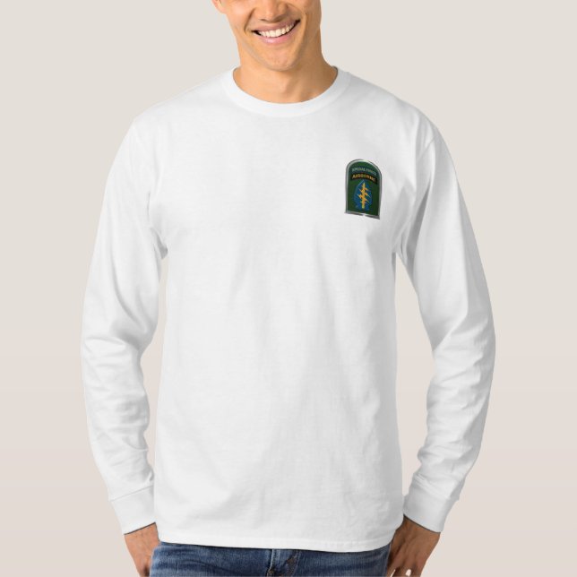 Camiseta com Tab e Patch das Forças Especiais do E (Frente)