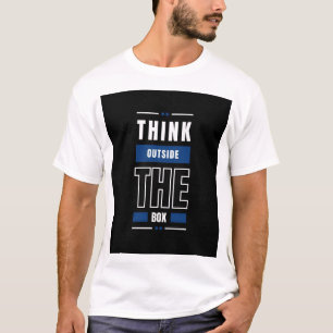 CAMISETA COM TEXTO IMPRESSO PENSE FORA DA CAIXA