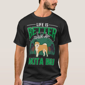 Camiseta com um Akita Inu