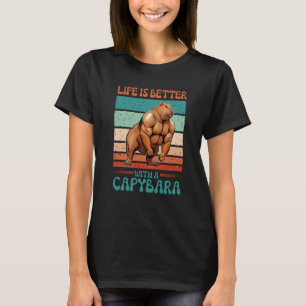 Camiseta Com um capivara fisiculturista