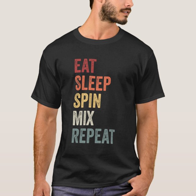 Camiseta Coma A Mix Da Gaveta De Repetição Dj Gift Do Sono (Frente)