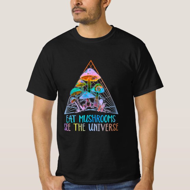 Camiseta Coma Cogumelos Mágicos Veja O Universo Psicodélico (Frente)