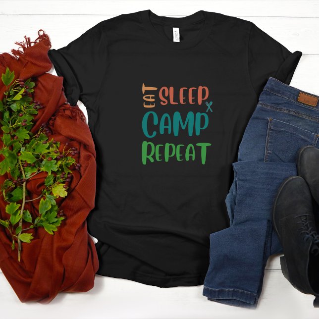 Camiseta Coma o acampamento do sono repetidamente - A vida  (Criador carregado)