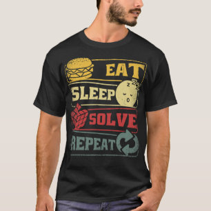 Camiseta Coma o Presente de Cubo Rubik Repetit Sleep Resolv