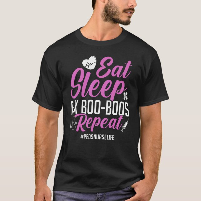 Camiseta Coma o sono e conserte o Boo Boos Enfermeiros pedi (Frente)