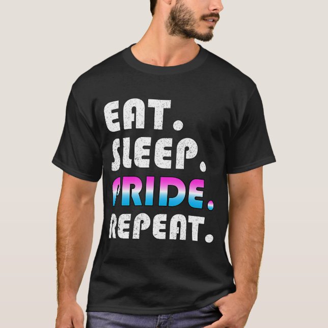 Camiseta Coma Orgulho do Sono Repetir Sinalizador LGBTQ Cis (Frente)