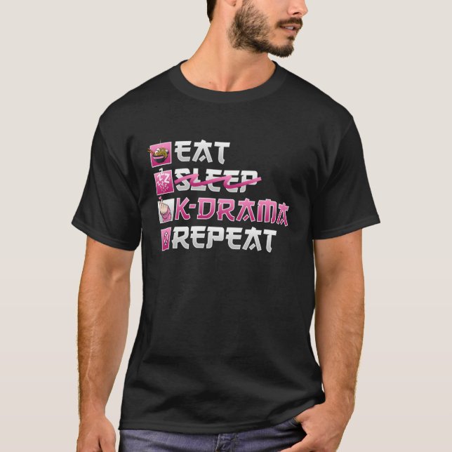 Camiseta Coma sem dormir K Drama Repetir K Pop (Frente)