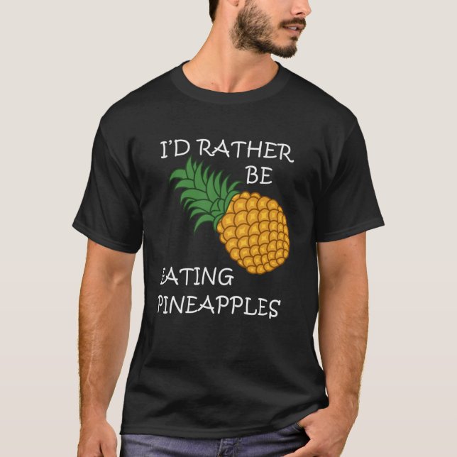 Camiseta Comendo ananás - Verão de Frutas Exóticas (Frente)