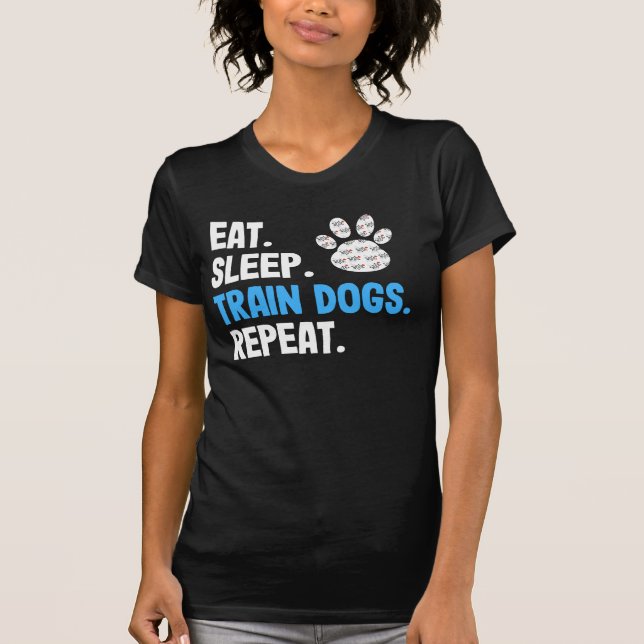 Camiseta Comer Cães do Comboio do Sono Repetir (Frente)