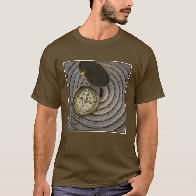 Camiseta Compass Antiquado no Convés de Navegação (Frente)