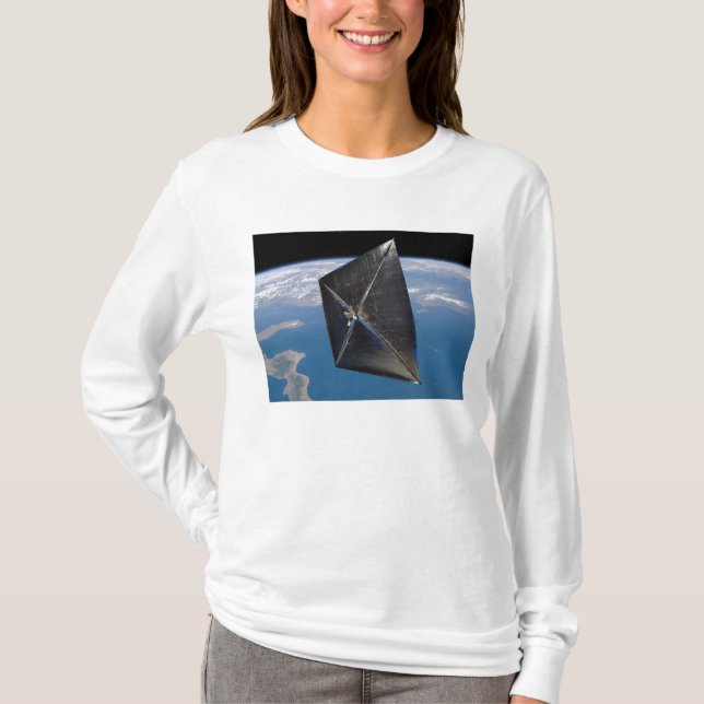Camiseta Conceito artístico de NanoSail-D no espaço (Frente)