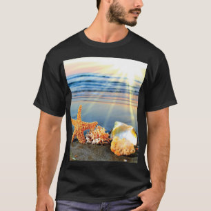Camiseta Conchas marítimas e estrelas-do-mar na praia