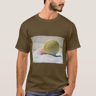 Camiseta Conchas nas Vibrações da Praia de Areia