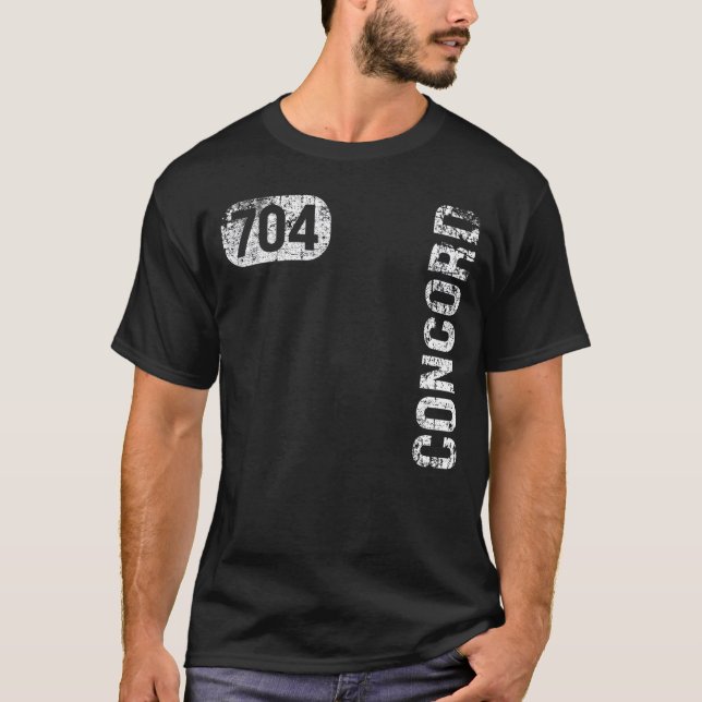 Camiseta Concord North Carolina 704 Area Code Retro (Frente)
