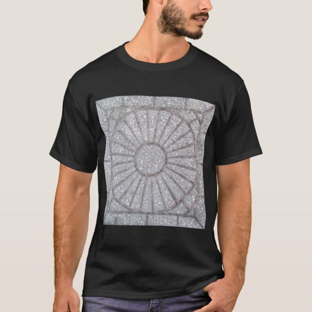 Camiseta Concreto com um sol esculpido nele (Frente)