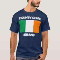 Condado Clare, Ireland com bandeira irlandesa