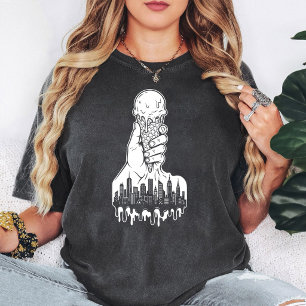 Camiseta Cone de Sorvete Derretendo Mão Arte