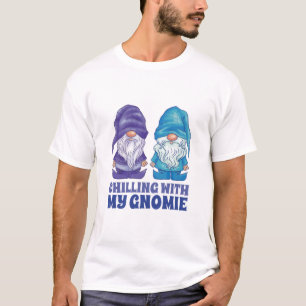 Camiseta Conectando-me com Meu Gnomie - Arte de Gnomo Fofa