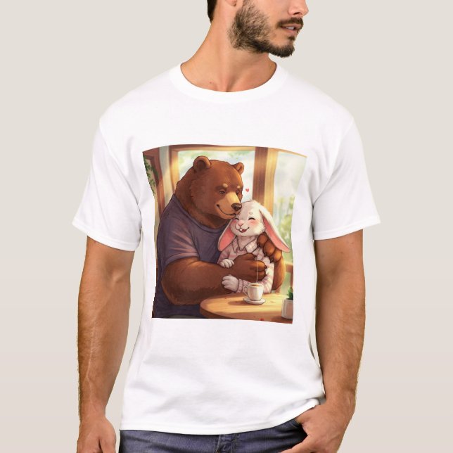 Camiseta Conforto de café: Um Urso e um Momento Louco do Co (Frente)