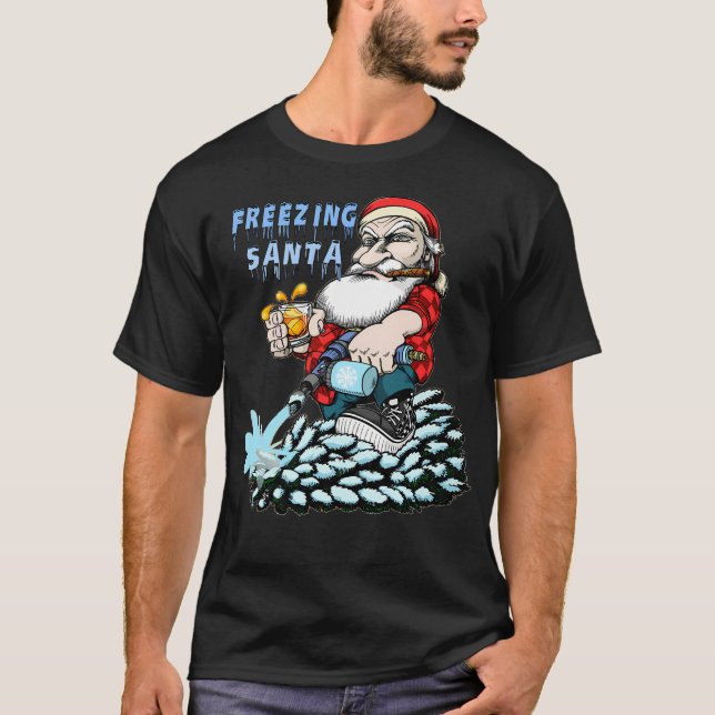 Camiseta Congelando Papai Noel Natal Com Congelando Engraça (Frente)