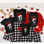 Camiseta Conjuntos de Natal da Família Monogramas<br><div class="desc">Camisas de Natal da Família Monogramas que combinam roupas</div>