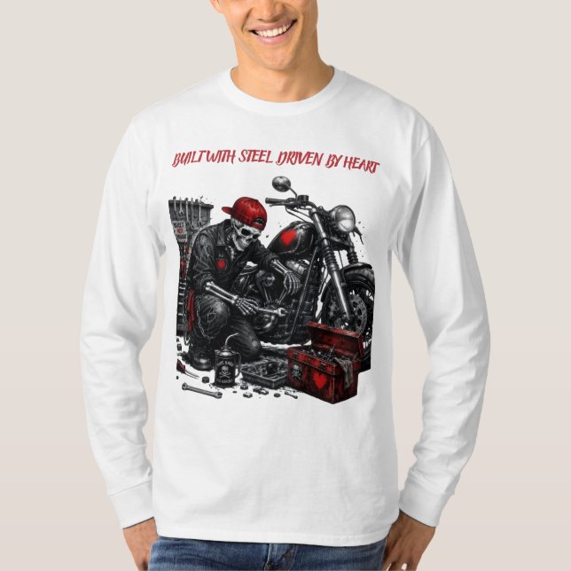 Camiseta Construído Com Aço. Impulsionado Pelo Coração. (Frente)