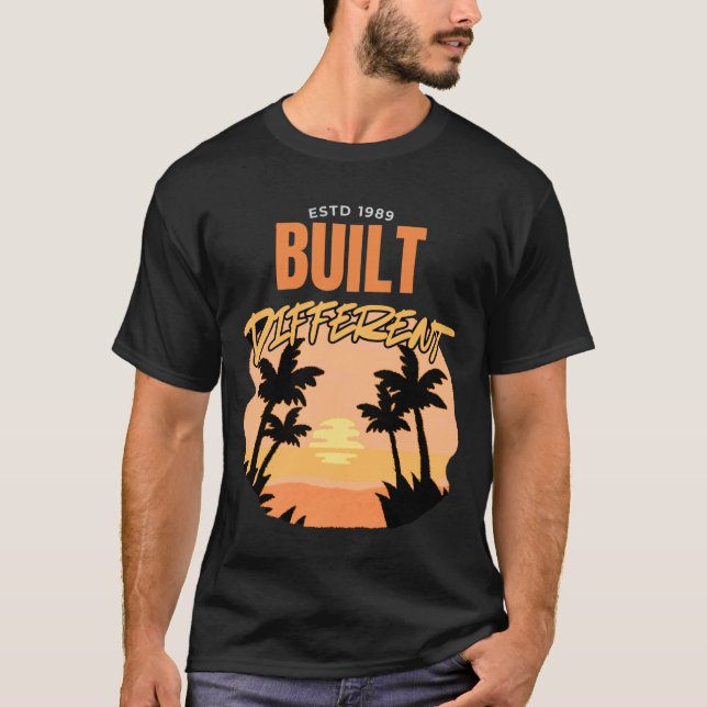 Camiseta Construído com diferentes ESTD 1989 Palm Beach Tee (Frente)