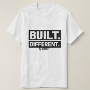 Camiseta - CONSTRUÍDO DE FORMA DIFERENTE