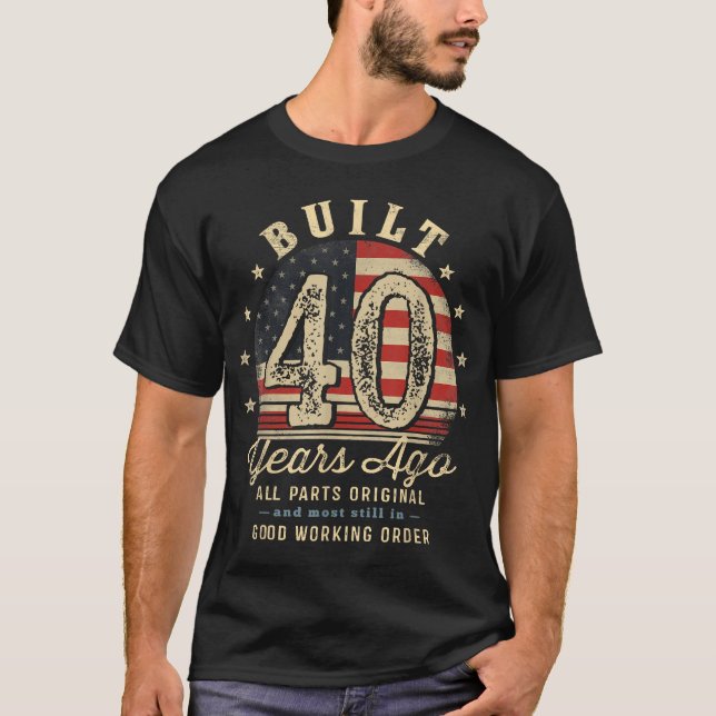 Camiseta Construído Há 40 Anos, Bandeira Da Usa aniversário (Frente)