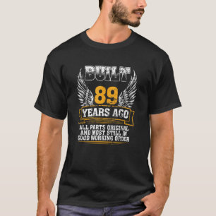 Camiseta Construído há 89 anos, Oldtimer saudava o aniversá