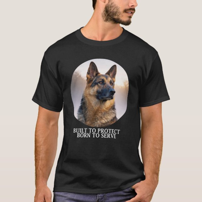 Camiseta Construído para Proteger Nascido para Servir (Frente)