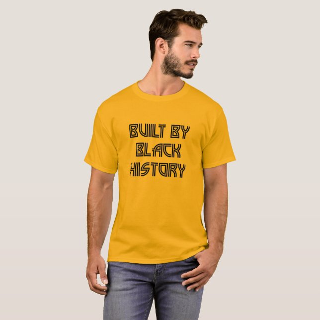 Camiseta Construído Pela História Negra (Frente Completa)