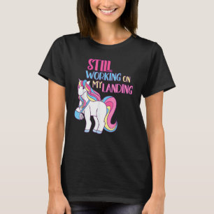 Camiseta Continuando Trabalhando Em Minha Aterrissagem Feri