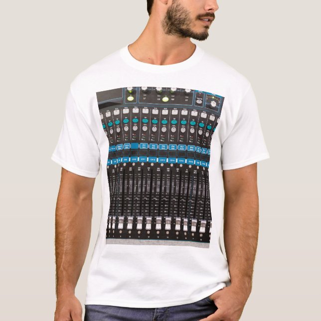 Camiseta Controle de mixer de som, sala de eventos. (Frente)