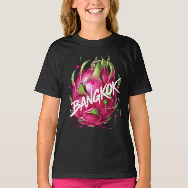 Camiseta Convidando Bangkok, Fruta do Dragão, por Natasha U (Frente)